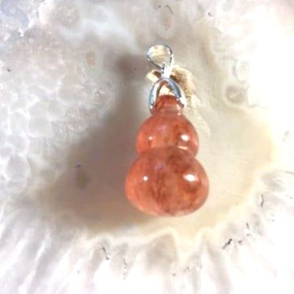 Fire Quartz Hulu Pendant
